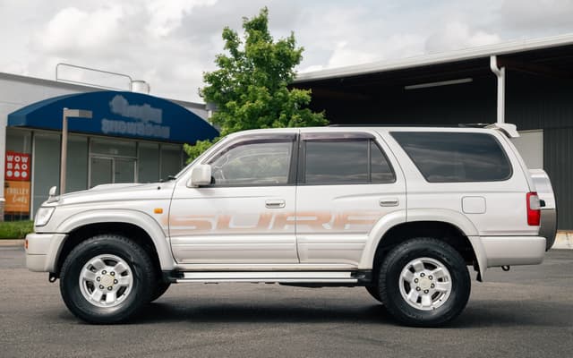 1997 Toyota Hilux Surf JDM car for sale — photo 4 of 12