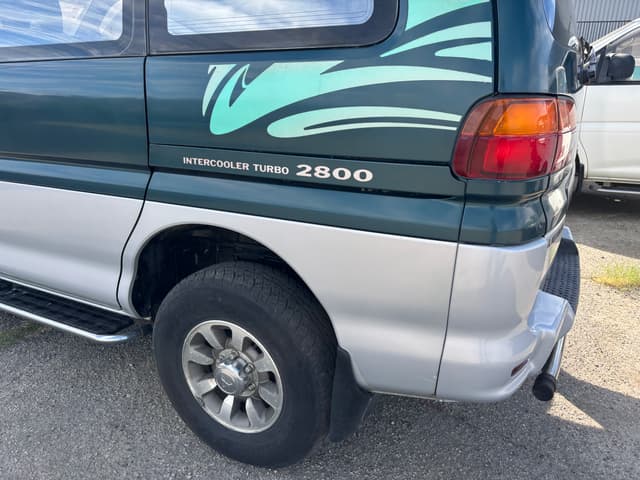 1996 Mitsubishi Delica JDM car for sale — photo 6 of 25