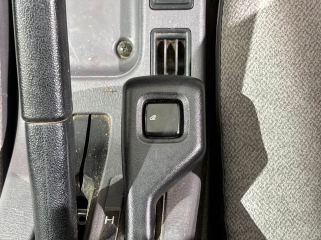 1998 Mitsubishi Minicab JDM car for sale — photo 15 of 25