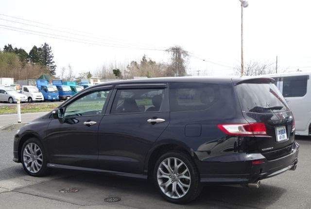 2011 Honda Odyssey JDM car for sale — photo 9 of 25
