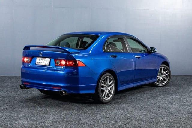 2005 Honda Accord JDM car for sale — photo 7 of 10