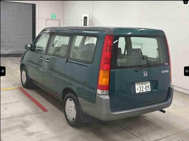 1996 Honda Stepwagon JDM car for sale — photo 2 of 9