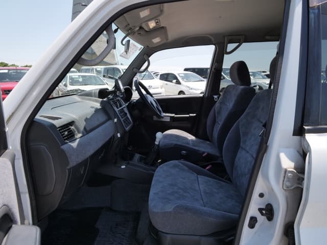 2001 Mitsubishi Pajero JDM car for sale — photo 24 of 25