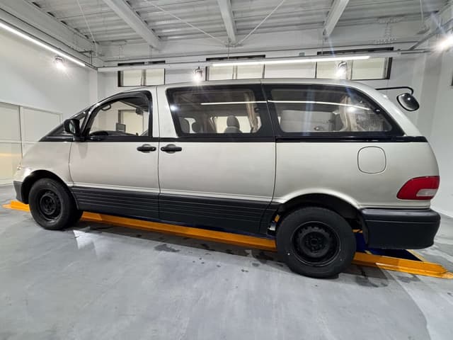 1995 Toyota Estima JDM car for sale — photo 3 of 3
