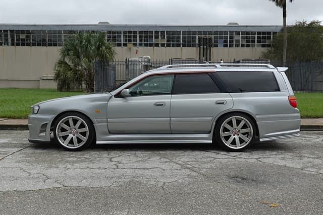 1997 Nissan Stagea JDM car for sale — photo 9 of 19