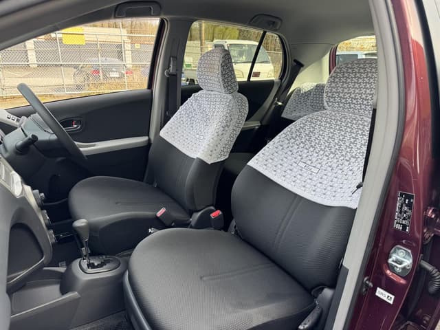 2009 Toyota Vitz JDM car for sale — photo 11 of 19