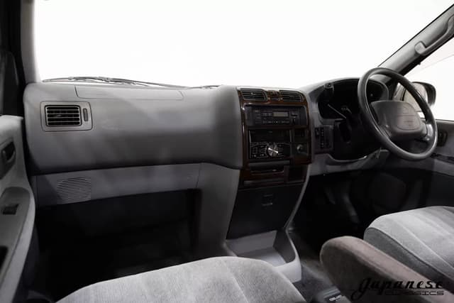 1996 Toyota Granvia JDM car for sale — photo 9 of 25