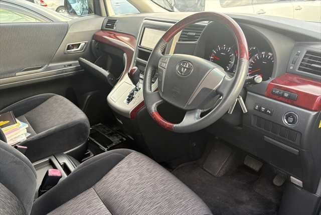 2010 Toyota Alphard JDM car for sale — photo 13 of 21