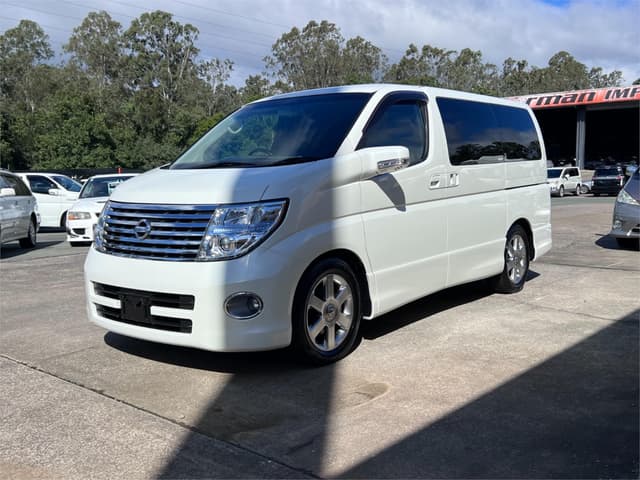 2006 Nissan Elgrand JDM car for sale — photo 10 of 16