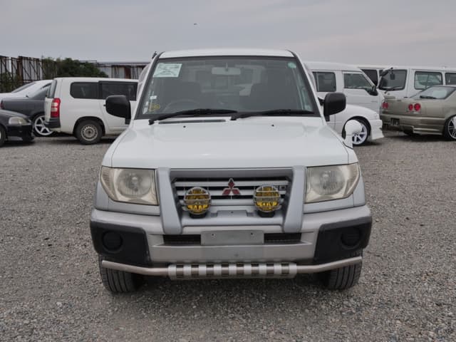 1999 Mitsubishi Pajero JDM car for sale — photo 2 of 25