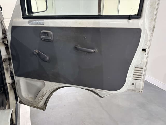 1996 Mitsubishi Minicab JDM car for sale — photo 20 of 25