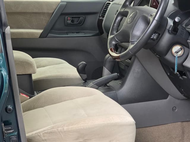 1999 Mitsubishi Pajero JDM car for sale — photo 4 of 25