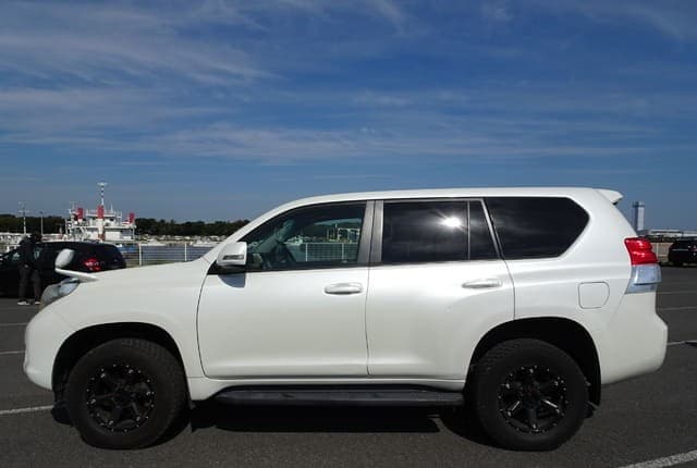 2010 Toyota Land Cruiser Prado JDM car for sale — photo 2 of 25
