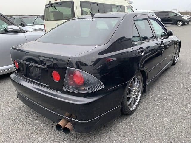 1998 Toyota Altezza JDM car for sale — photo 2 of 12