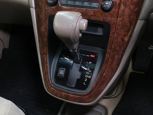 1998 Toyota Harrier JDM car for sale — photo 14 of 25