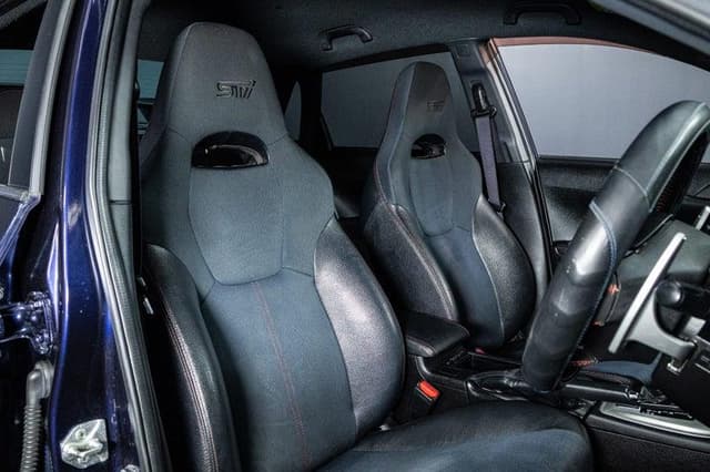 2010 Subaru Impreza JDM car for sale — photo 16 of 17