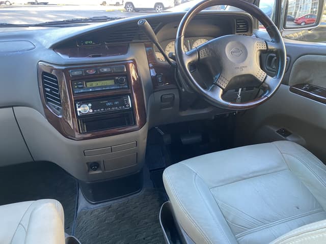 2000 Nissan Elgrand JDM car for sale — photo 8 of 10