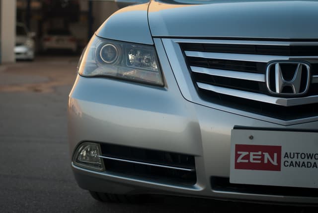 2008 Honda Legend JDM car for sale — photo 10 of 25