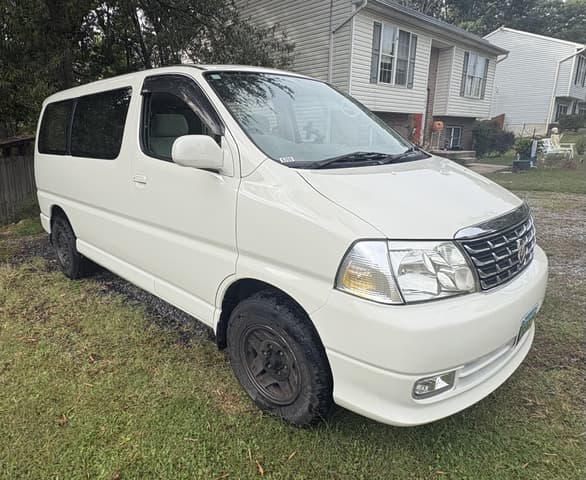1999 Toyota Grand Hiace JDM car for sale — photo 2 of 17