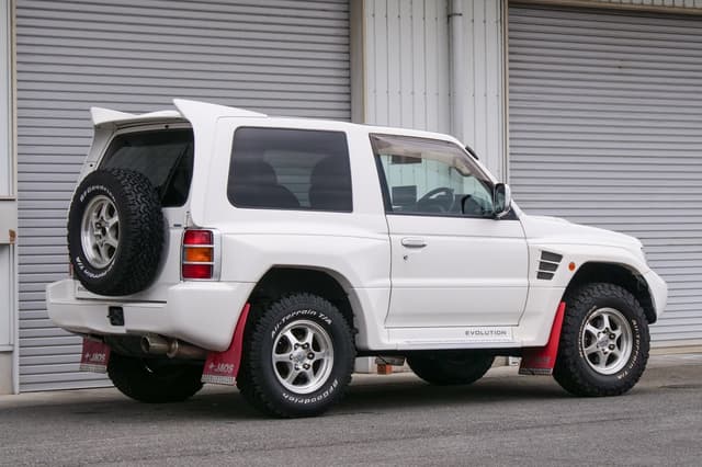 1997 Mitsubishi Pajero JDM car for sale — photo 20 of 25