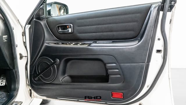 1999 Toyota Altezza JDM car for sale — photo 14 of 25