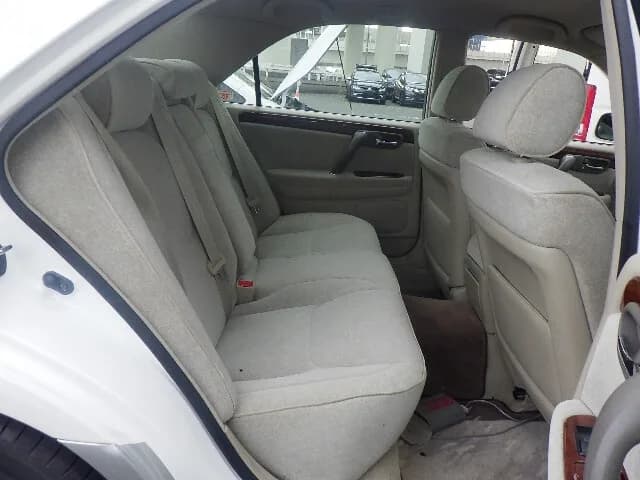 2001 Toyota Crown JDM car for sale — photo 4 of 9