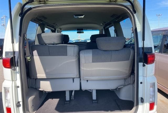2003 Nissan Elgrand JDM car for sale — photo 11 of 25