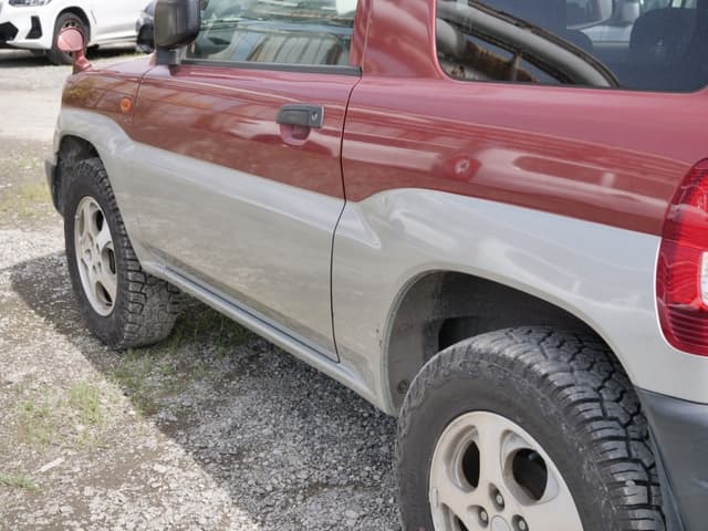 1999 Mitsubishi Pajero JDM car for sale — photo 16 of 25