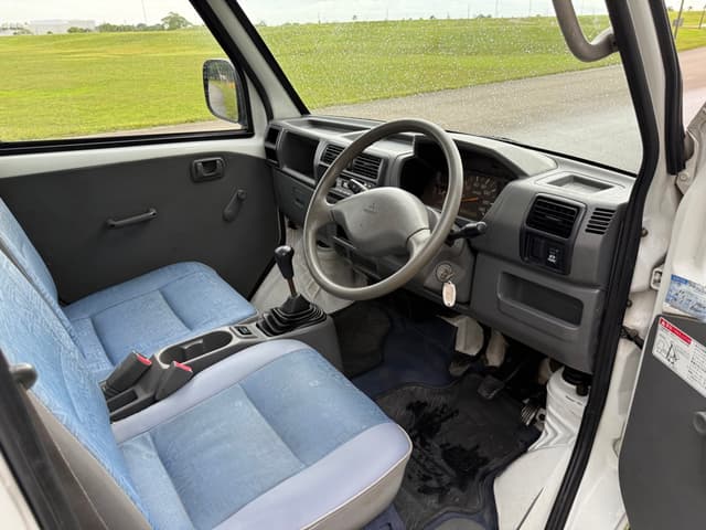 1999 Mitsubishi Minicab JDM car for sale — photo 12 of 22