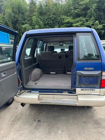 2000 Isuzu Bighorn JDM car for sale — photo 6 of 12
