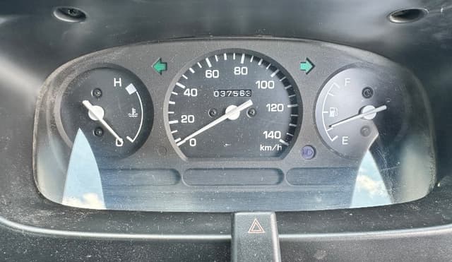 2001 Daihatsu Hijet JDM car for sale — photo 14 of 17