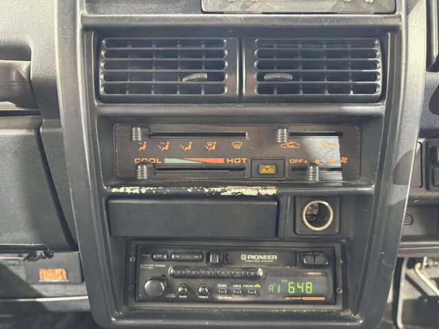 1991 Suzuki Jimny JDM car for sale — photo 11 of 25