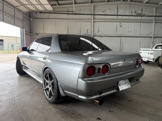 1989 Nissan Skyline JDM car for sale — photo 2 of 13