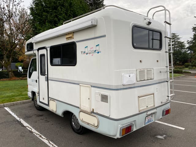 1996 Isuzu Elf JDM car for sale — photo 6 of 10
