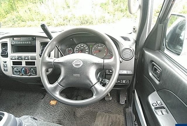2008 Nissan Caravan JDM car for sale — photo 3 of 8