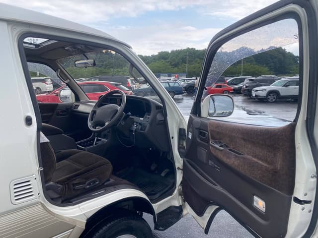 1994 Toyota HiAce JDM car for sale — photo 13 of 16