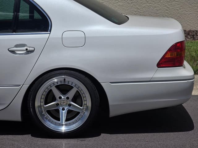2000 Toyota Celsior JDM car for sale — photo 13 of 25