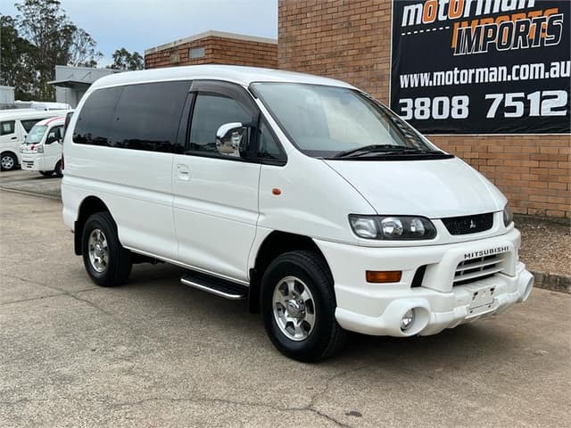 2004 Mitsubishi Delica JDM car for sale — photo 4 of 10