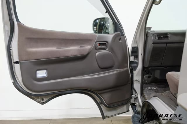 1997 Toyota HiAce JDM car for sale — photo 22 of 25