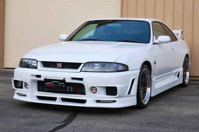 1996 Nissan Skyline JDM car for sale — photo 3 of 25