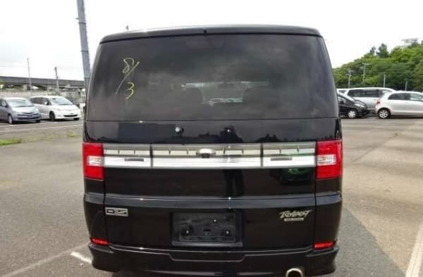 Mitsubishi Delica JDM car for sale — photo 4 of 6