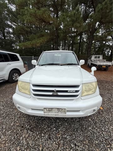 2000 Mitsubishi Pajero JDM car for sale — photo 2 of 10