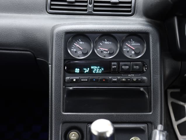 1992 Nissan Skyline JDM car for sale — photo 17 of 25