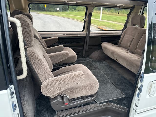 1991 Mitsubishi Delica JDM car for sale — photo 16 of 20