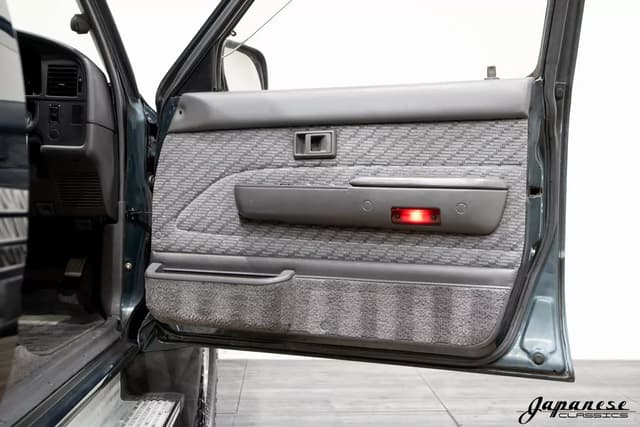 1994 Toyota Hilux Surf JDM car for sale — photo 19 of 25