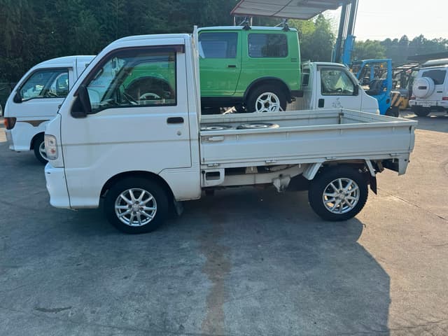 2001 Daihatsu Hijet JDM car for sale — photo 4 of 10