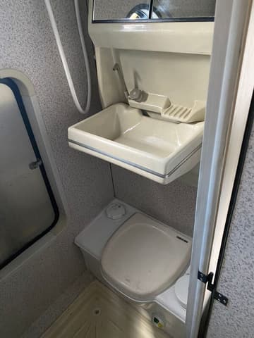 1992 Mitsubishi Delica JDM car for sale — photo 10 of 10