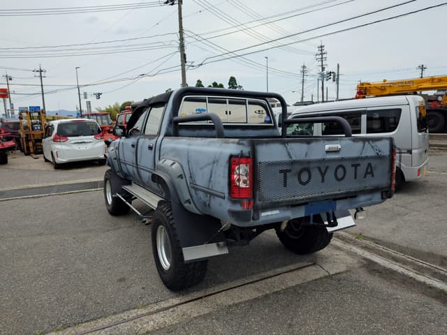 1995 Toyota Hilux JDM car for sale — photo 8 of 13