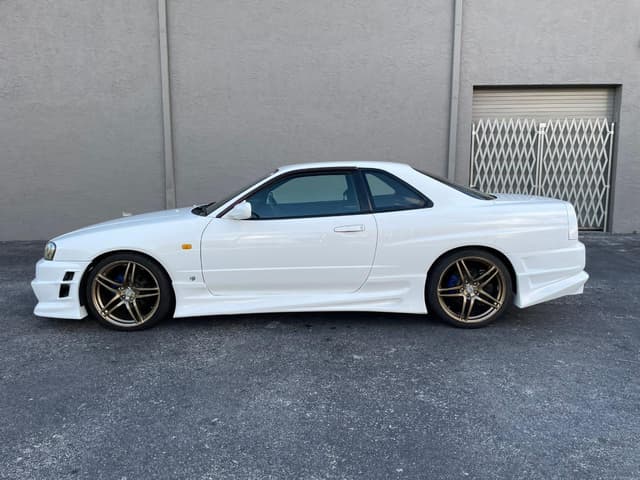 1998 Nissan Skyline JDM car for sale — photo 16 of 25