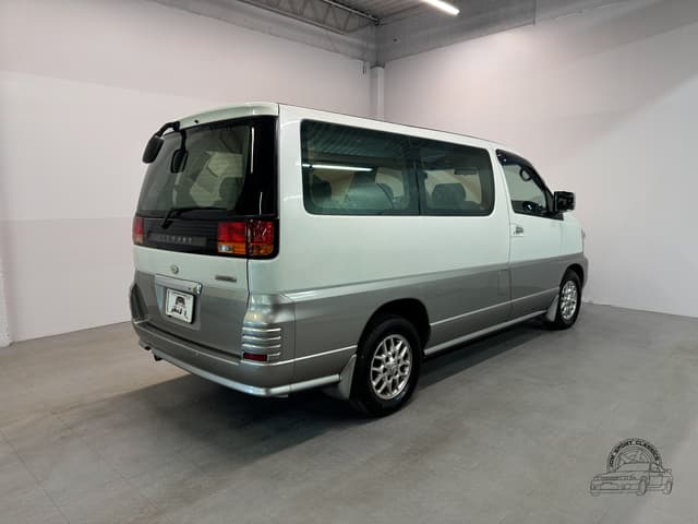 2001 Nissan Elgrand JDM car for sale — photo 13 of 25
